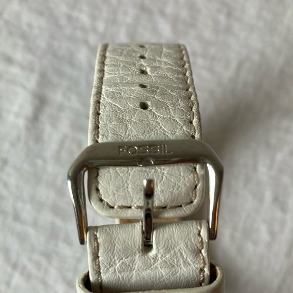 Fossil: White Leather Bracelet- Silver Tone Butterfly Accent - Picture 8 of 16